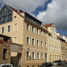 Wohnhaus in geschlossener Bebauung und Nebengebäude Obersteinweg 5