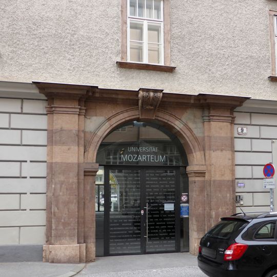 Postgebäude, ehem. Franz-Josephskaserne