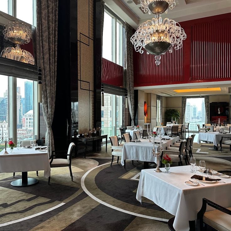 Sir Elly's Restaurant at The Peninsula