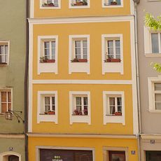 Wohn- und Geschäftshaus