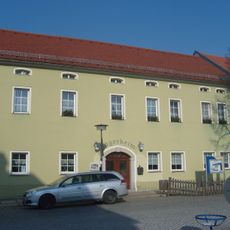 Gasthof in geschlossener Bebauung August-Bebel-Platz 10