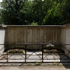 Grave of André