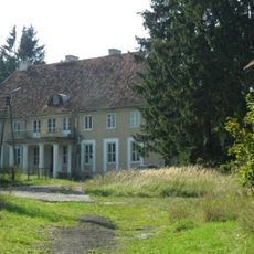 Zespół dworski i folwarczny