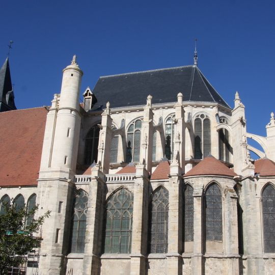 Église Saint-Pierre de Saint-Julien-du-Sault