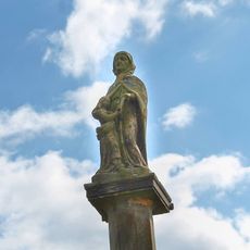 Sloup v Nasobůrkách u hlavní silnice