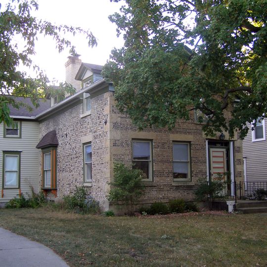 Lathrop-Munn Cobblestone House