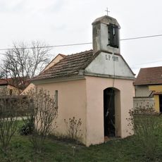 Kaple na návsi v Loucké