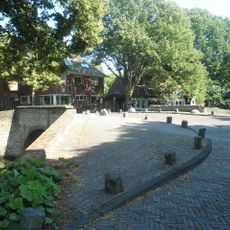 Boogbrug over de Burgwal