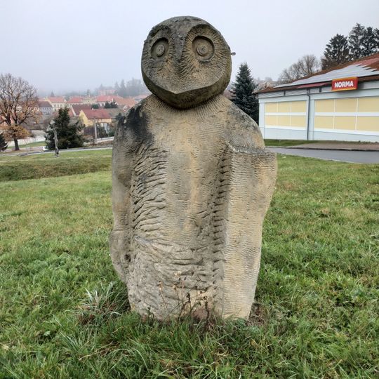 Socha v Nepomuku v Plzeňské ulici u křižovatky