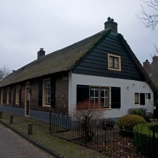 Smidslaantje 2, Laren