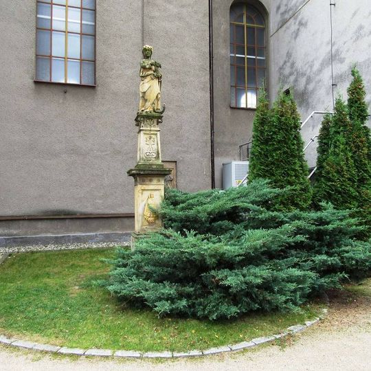 Sloup svaté Růženy z Limy v Postřelmově u kostela
