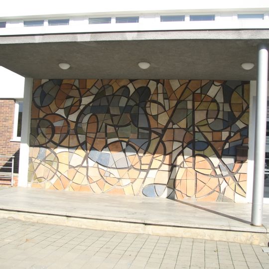 Mozaika u vstupu do ZDŠ