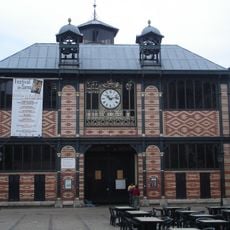 Sens market hall