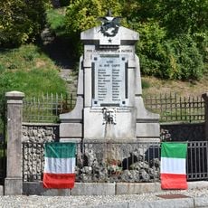 Monumento ai caduti di Azzio