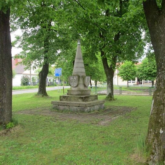 Pomník padlým v Komárově