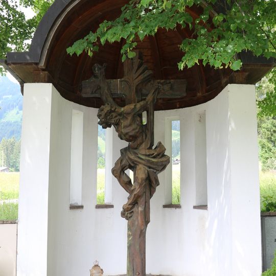 Nischenbildstock mit Kruzifix, Wängle