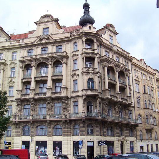 Jiráskovo náměstí 2