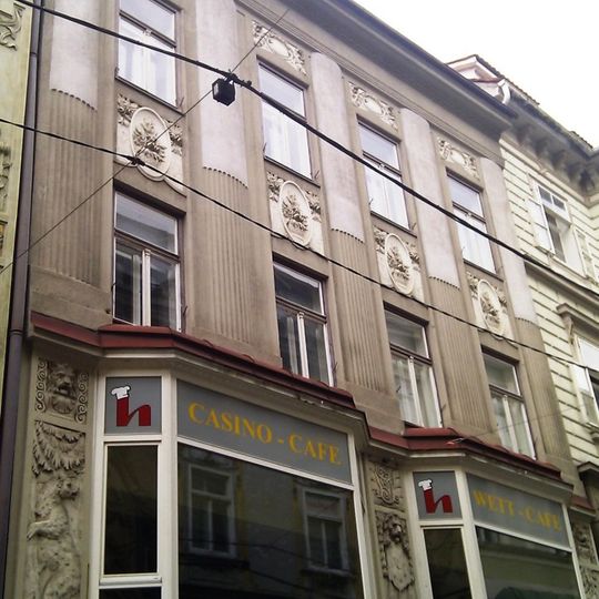 Wohn- und Geschäftshaus