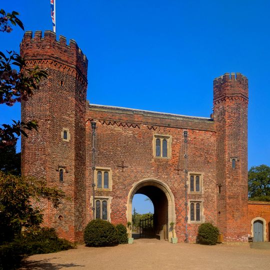 Hodsock Priory Gatehouse and Bridge