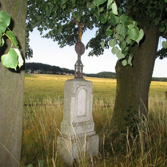 Kříž jižně od Těškova