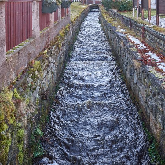 Klenutý mostek přes Stoku v Krásnu na náměstí proti čp. 110