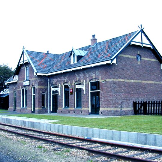 Tzummarum railway station