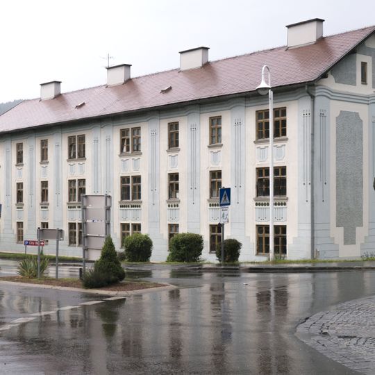 Arbeiter- /Angestelltenwohnhaus