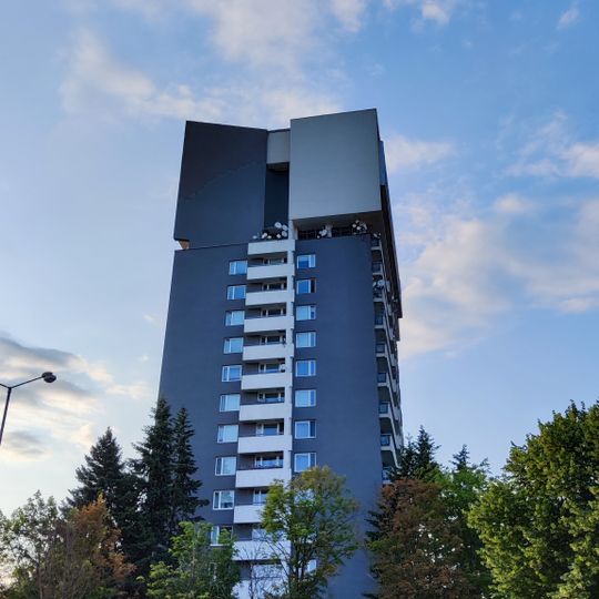 Věžový bytový dům s vodojemem