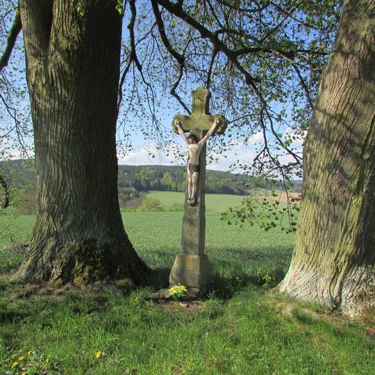 Kříž mezi Záhořím a Mladými Břišti