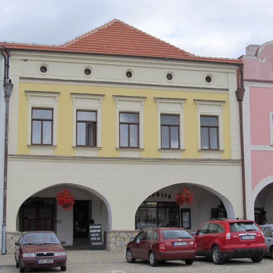 Husovo náměstí 1219