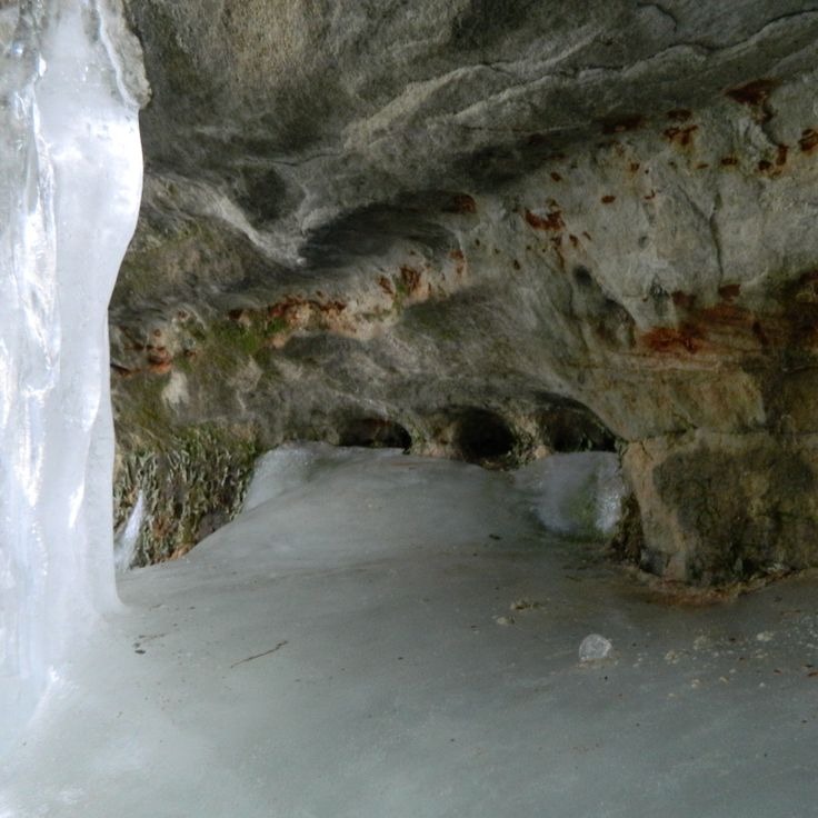 Grottes de glace d'Eben