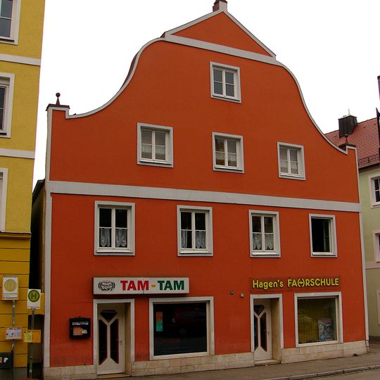 Wohn- und Geschäftshaus