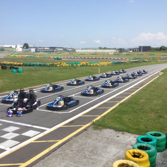 Full-throttle Karting 44