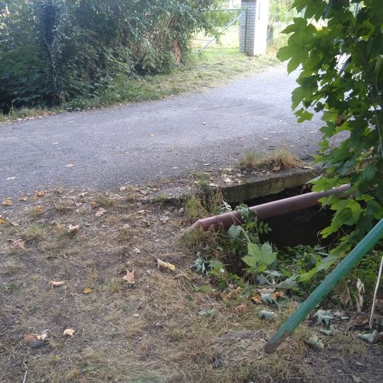 Most údolní cesty přes Šárecký potok mezi ulicí U Vizerky a domem U Vizerky čo. 1