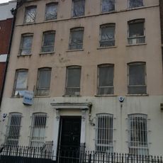 2, Paradise Row E2