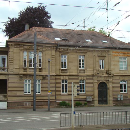 Bahnhofstraße 11