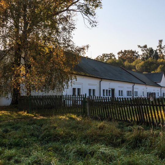 Hospodářský dvůr Bědovice
