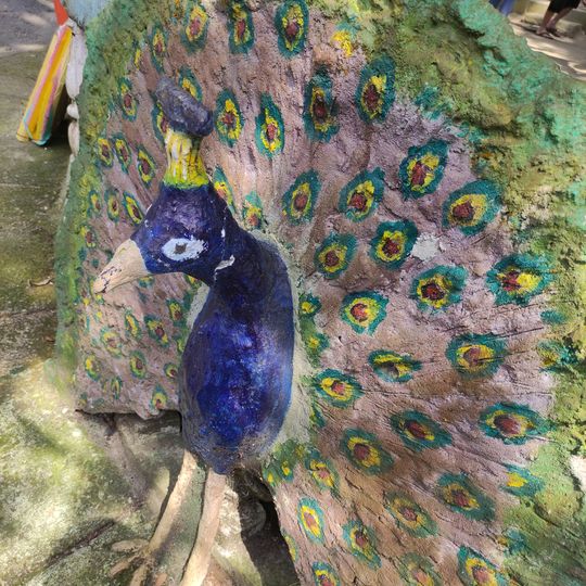 Escultura Naif - O Pavão