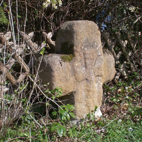 Steinkreuz beim Gasthof in Sperberslohe