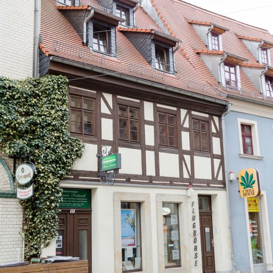 Wohnhaus in geschlossener Bebauung Peter-Breuer-Straße 27