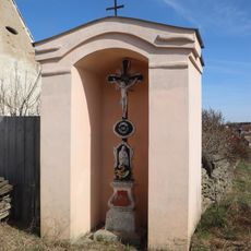 Výklenková kaple na jižním okraji Ohrazenic