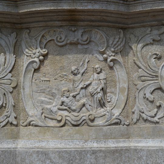 Morový stĺp, reliéf