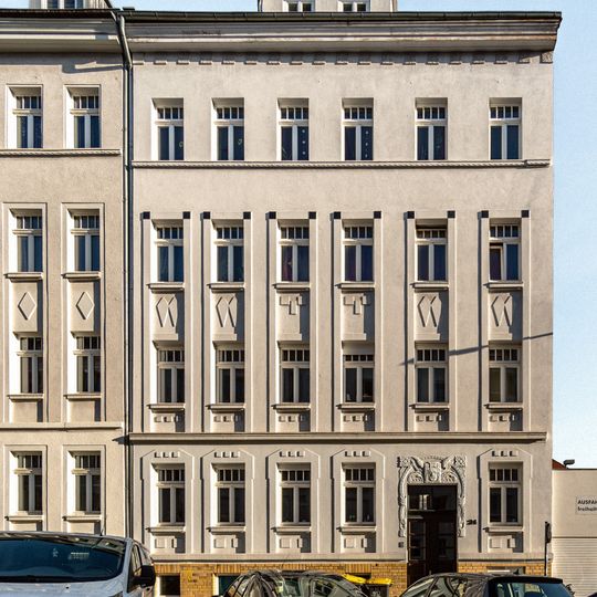 Etkar-André-Straße 24