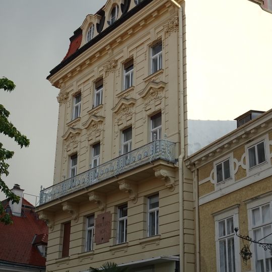 Wohn- und Geschäftshaus, Mercedeshof