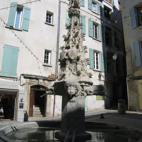 Fontaine Saint-Michel