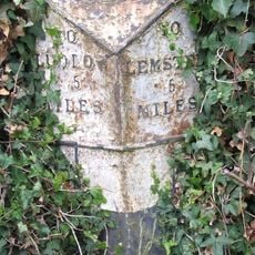 Milepost, Portway Farm and camping, NW of village