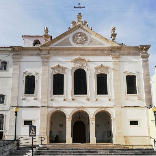 Igreja e antigo Convento do Grilo