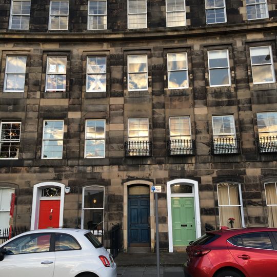 Edinburgh, 20-22 Gardner's Crescent