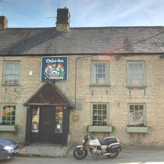 The Oxford Arms Public House And Adjoining Cottage