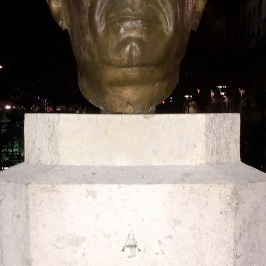 Buste de Monseigneur Lavarenne